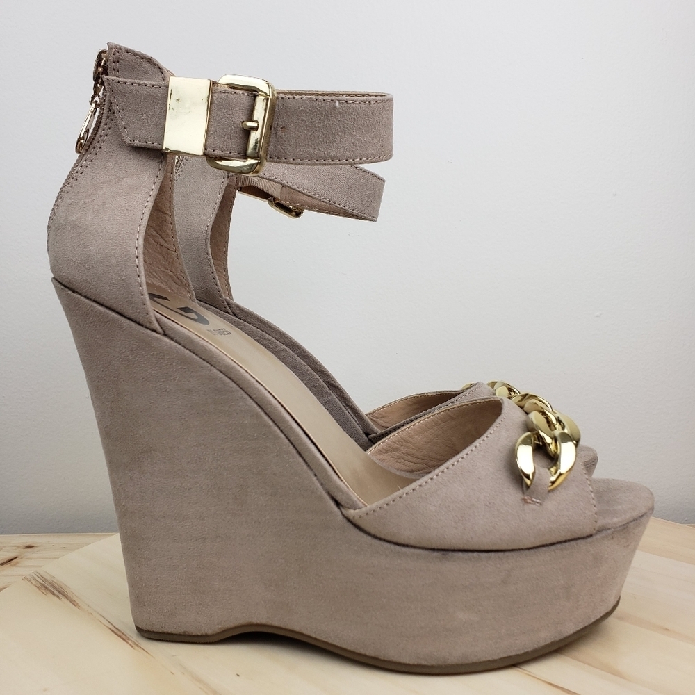 Guess Platform Wedge Heel Shoes Size 8.5M Ankle Strap Sandals Y2K Beige Gold - Picture 7 of 14